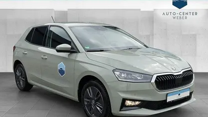 Neu Skoda Fabia 95 PS (69 kW) 2026 Timianogrün Kleinwagen