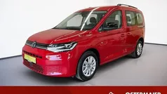 Rot Gebraucht 2024 VW Caddy Life Van / Kleinbus | 33.970 € (Fairer Preis)