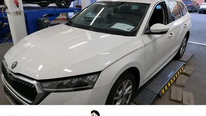 Weiss Gebraucht 2023 Skoda Octavia Style Kombi | 21.777 € (Fairer Preis)