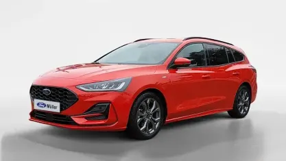 Gebraucht Ford Focus ST-Line X 155 PS (114 kW) 2023 Race red Kombi