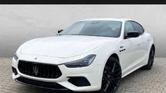 Weiß Gebraucht 2023 Maserati Ghibli Coupé | 73.999 € (Superpreis)