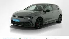Mondsteingrau Gebraucht 2024 VW Golf VIII GTI Limousine | 35.906 € (Fairer Preis)