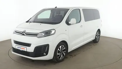 Weiß Gebraucht 2019 Citroën Jumpy Business Class Van / Kleinbus | 29.910 € (Fairer Preis)