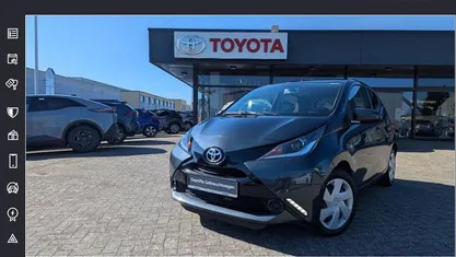 Gebraucht Toyota Aygo X-play 69 PS (50 kW) 2018 Grau Kleinwagen