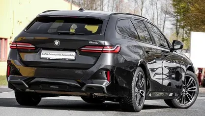 Gebraucht BMW 520 M Sport 190 PS (139 kW) 2025 Grau Kombi