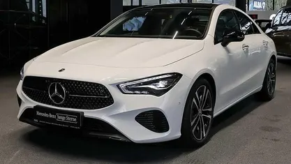 Gebraucht Mercedes CLA180 Night 136 PS (100 kW) 2024 Unilack polarweiß Limousine