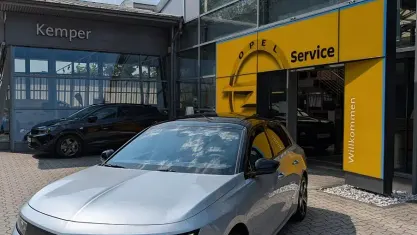 Gebraucht Opel Astra 114 kW (156 PS) 2025 Silber metallic Kleinwagen