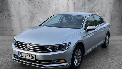 Usata VW Passat 150 CV (110 kW) 2016 Argento Berlina