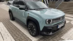 Hautsdefrancegrün, black pearlschwarz metallic (schwarz) Neu 2025 Renault 4 E-Tech Iconic SUV | 37.990 € (Fairer Preis)