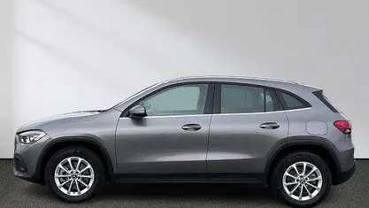 Gebraucht Mercedes GLA250 Style 218 PS (160 kW) 2022 Grau SUV