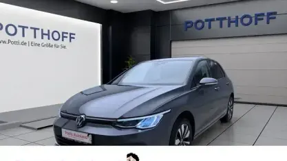 Gebraucht VW Golf VIII Move 150 PS (110 kW) 2023 Delfingrau metallic Limousine