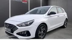 Weiß Gebraucht 2021 Hyundai i30 Edition 30 Limousine | 16.490 € (Fairer Preis)