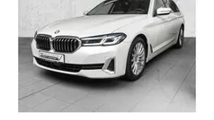 Weiß Gebraucht 2021 BMW 530 Luxury Line Kombi | 37.580 € (Fairer Preis)