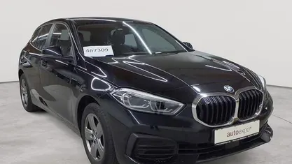 Gebraucht BMW 118 Advantage 150 PS (110 kW) 2021 Saphirschwarz metallic Kleinwagen