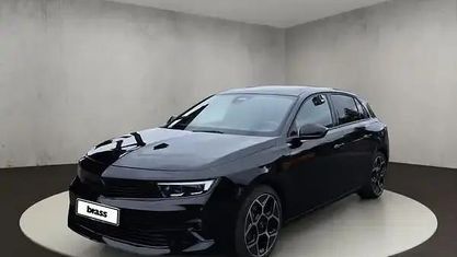 Używany Opel Astra 131 KM (96 kW) 2024 Czarny Sedan/Limuzyna