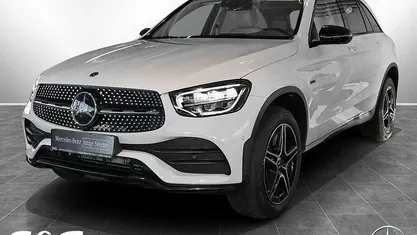 Unilack polarweiß Gebraucht 2020 Mercedes GLC300e AMG SUV | 35.890 € (Guter Preis)