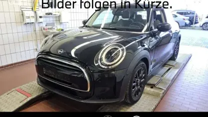 Gebraucht Mini Cooper 136 PS (100 kW) 2023 Midnight black ii Kleinwagen