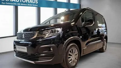 Schwarz Gebraucht 2023 Peugeot Rifter Allure Van / Kleinbus | 15.430 € (Superpreis)