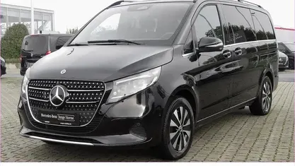 Schwarz Gebraucht 2025 Mercedes V300 Avantgarde Van / Kleinbus | 72.450 € (Fairer Preis)