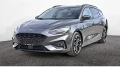 Grau Gebraucht 2020 Ford Focus ST-Line Limousine | 17.950 € (Fairer Preis)