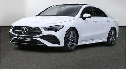 Weiß Gebraucht 2025 Mercedes CLA220 AMG Limousine | 43.880 € (Fairer Preis)