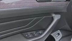 Weiss Gebraucht 2023 VW Passat Elegance Kombi | 27.977 € (Guter Preis)