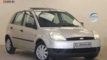 Gebraucht Ford Fiesta 68 PS (50 kW) 2002 Silber Kleinwagen