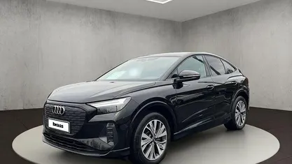 Mythosschwarz metallic Gebraucht 2022 Audi Q4 Sportback e-tron Advanced SUV | 23.800 € (Fairer Preis)