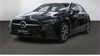 Unilack nachtschwarz Gebraucht 2024 Mercedes A180 Limousine | 27.960 € (Fairer Preis)