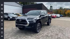 Attitude black mc. Neu 2025 Toyota HiLux Executive Abholung | 59.779 € (Fairer Preis)