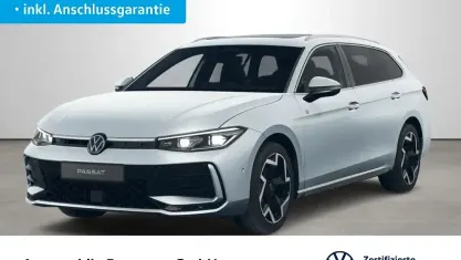 Gebraucht VW Passat R-line 193 PS (141 kW) 2025 Oyster silver metallic Kombi