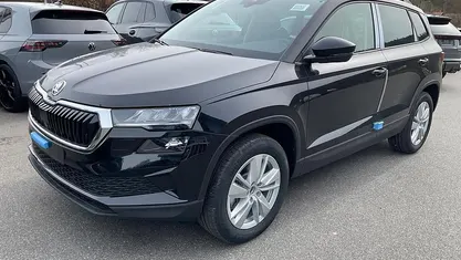 Uusi Skoda Karoq Selection 150 HP (110 kW) 2026 Musta Katumaasturi