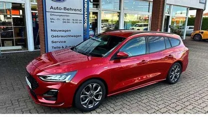 Rot Gebraucht 2024 Ford Focus ST-Line Limousine | 24.890 € (Fairer Preis)