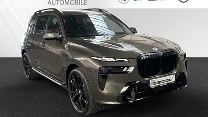 Manhattan metallic Gebraucht 2024 BMW X7 M Sport SUV | 93.700 € (Fairer Preis)