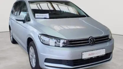 Gebraucht VW Touran Comfortline 150 PS (110 kW) 2021 Reflexsilber metallic Van / Kleinbus