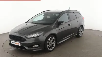 Grau Gebraucht 2018 Ford Focus ST-Line Kombi | 14.780 € (Fairer Preis)