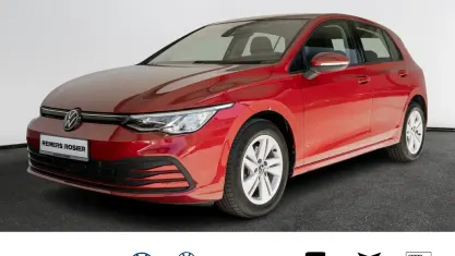 Gebraucht VW Golf VIII Life 116 PS (85 kW) 2024 Rot Limousine