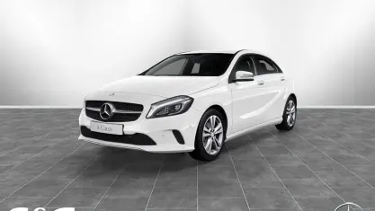 Gebraucht Mercedes A160 Urban 102 PS (75 kW) 2016 Zirrusweiss Kleinwagen