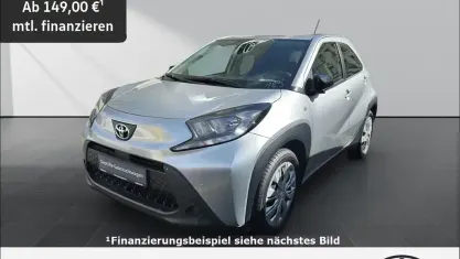 Gebraucht Toyota Aygo X Play 72 PS (52 kW) 2023 Silber SUV