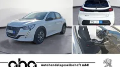 Weiß Gebraucht 2022 Peugeot e-208 Active Kleinwagen | 14.860 € (Fairer Preis)