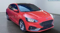 Rot Gebraucht 2020 Ford Focus ST Limousine | 16.999 € (Guter Preis)