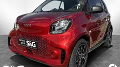 Bodypanels in carmine red (metal Gebraucht 2021 Smart ForTwo Electric Drive Passion Cabrio | 11.477 € (Fairer Preis)