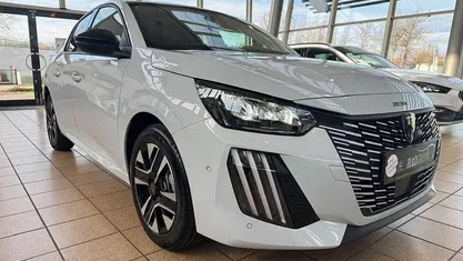 Gebraucht 2025 Peugeot 208 Allure Kleinwagen | 22.495 € (Guter Preis)