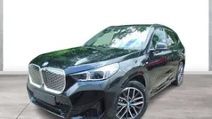 Schwarz Neu 2025 BMW iX1 M Sport SUV | 54.890 € (Fairer Preis)