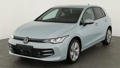 Crystal ice blue metallic Neu 2025 VW Golf VIII Life | 27.445 € (Guter Preis)