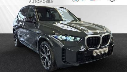 Używany BMW X5 M Sport 530 KM (389 kW) 2025 Szary SUV