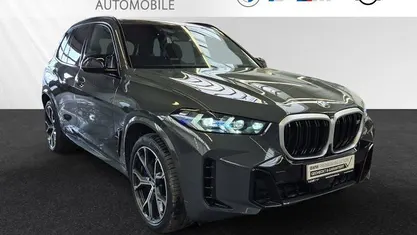Begagnad BMW X5 M Sport 530 HK (389 kW) 2025 Grå SUV