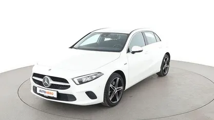 Weiß Gebraucht 2020 Mercedes A250 Progressive Limousine | 21.120 € (Fairer Preis)