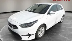 Carraraweiß Neu 2024 Kia Ceed Vision Limousine | 22.490 € (Guter Preis)