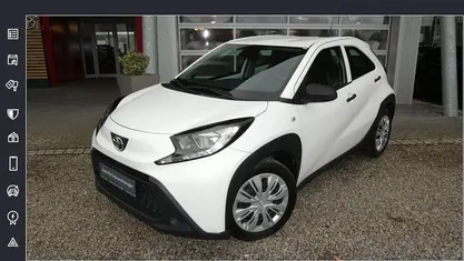 Schneeweiß Gebraucht 2022 Toyota Aygo X SUV | 10.990 € (Guter Preis)